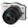 Panasonic Lumix DMC-GF3 Digital Camera with 14-42mm Lens Kit (White)