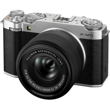 FUJIFILM X-M5 Mirrorless Camera with XC 15-45mm f/3.5-5.6 Lens (Silver